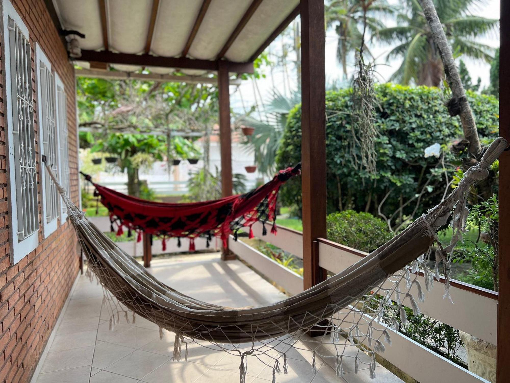 Casa agradável com piscina, a poucos passos da Praia Peruíbe Exterior foto