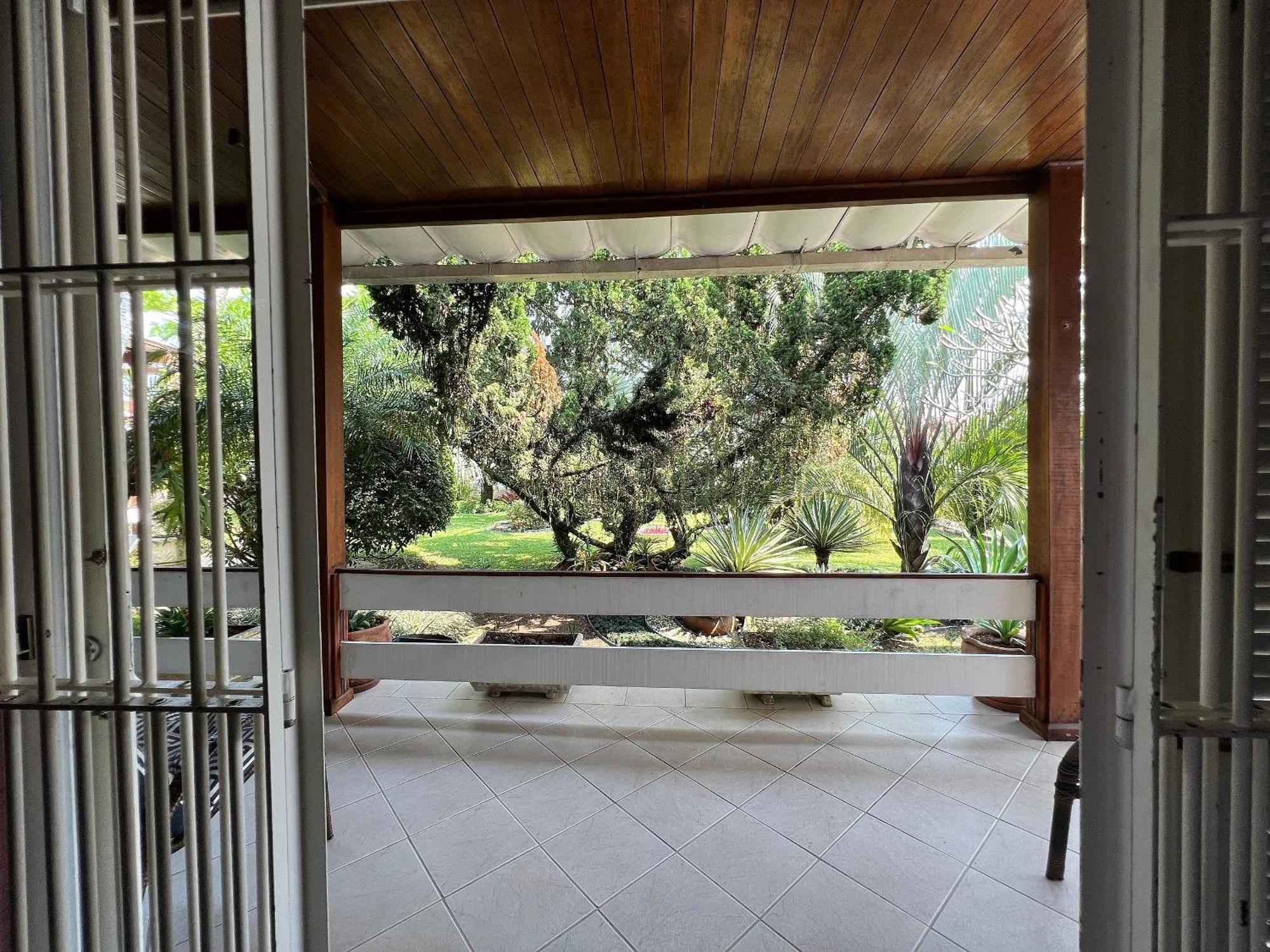 Casa agradável com piscina, a poucos passos da Praia Peruíbe Exterior foto